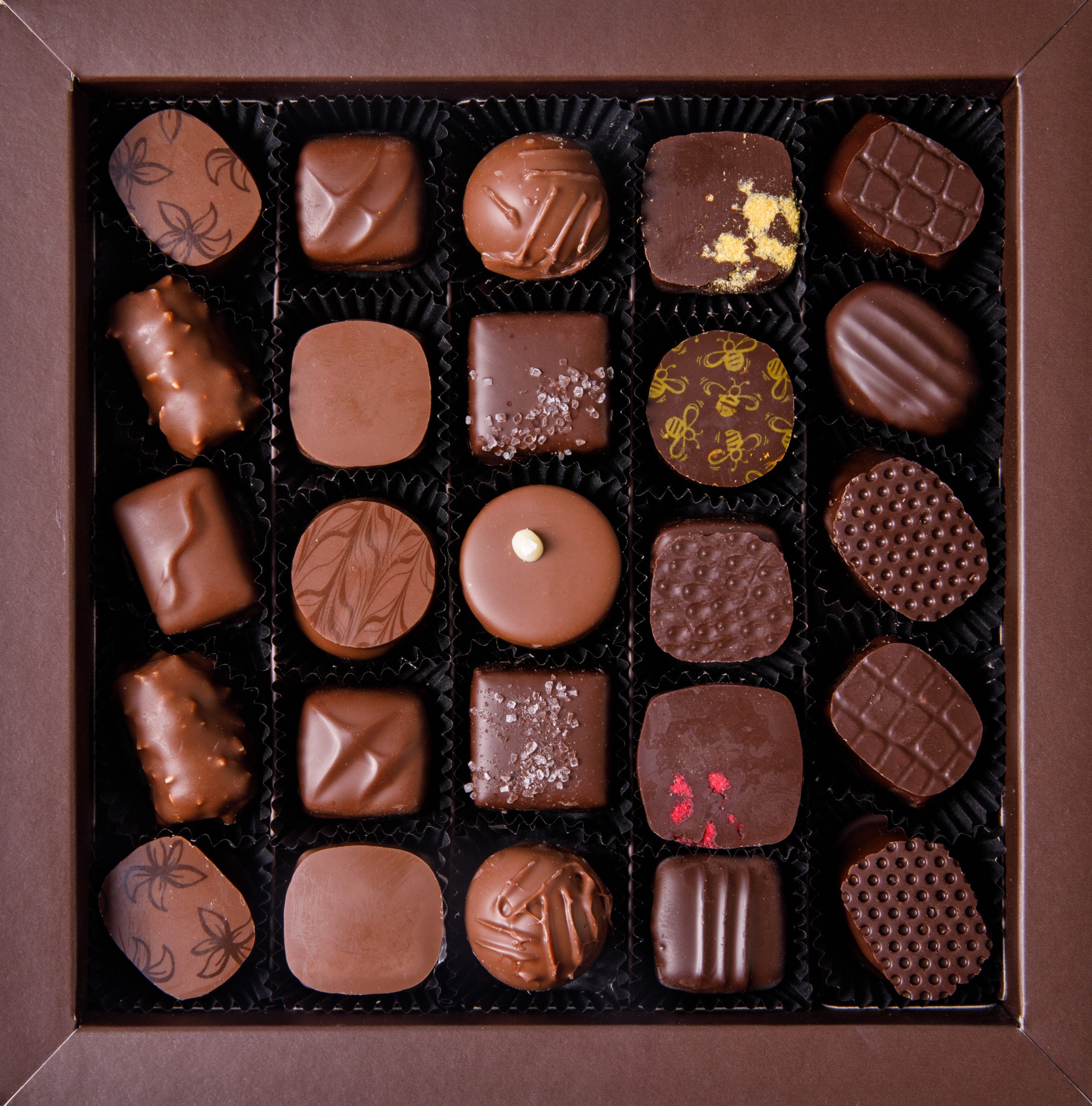 Ballotin 24 Milk & Dark Chocolates Clover Giftwrap