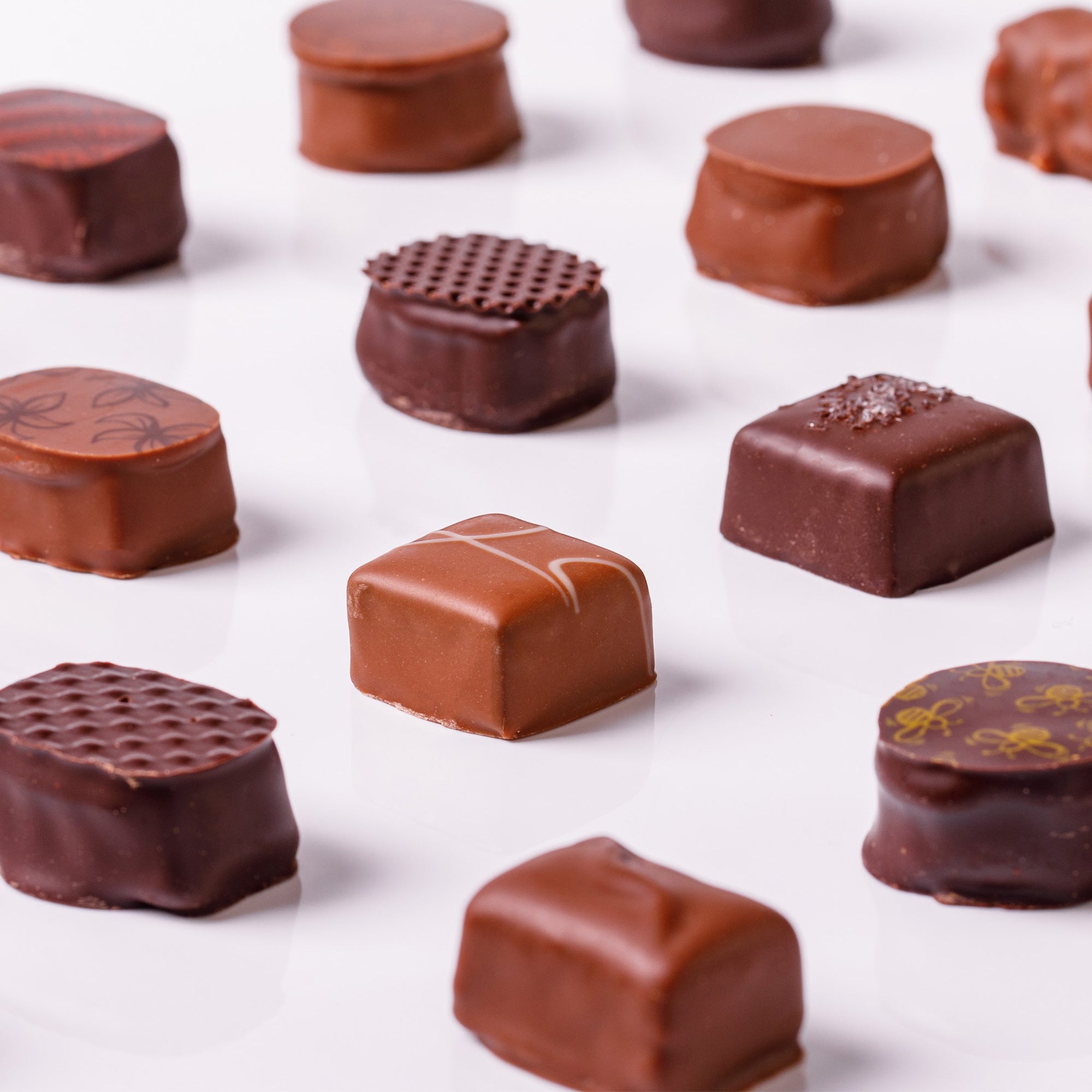 Ballotin 14 Chocolates Assortment Seasonal Giftwrap