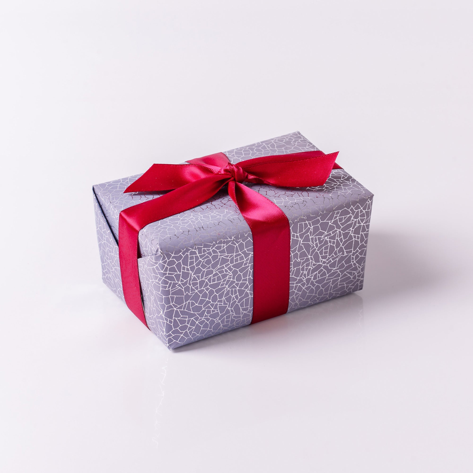 Ballotin 24 Milk & White Chocolates Cristal Giftwrap