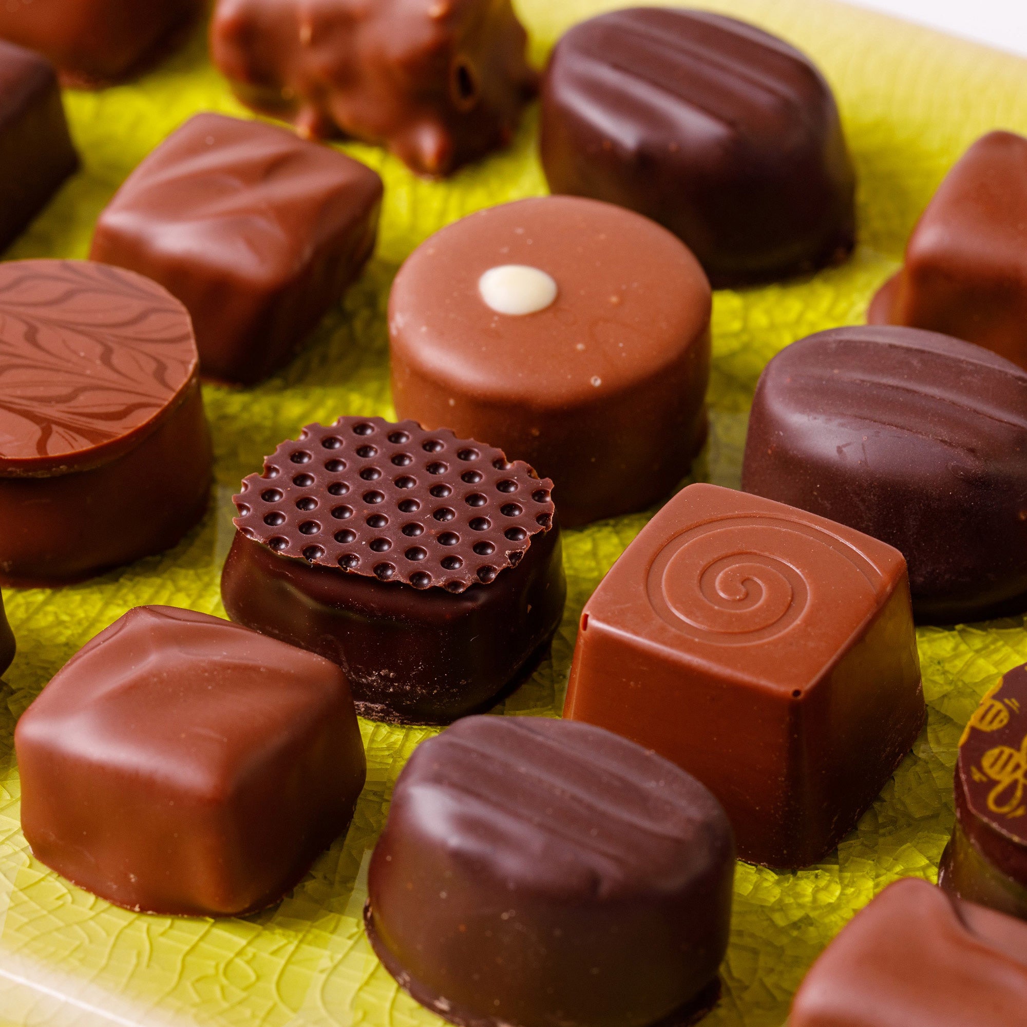 Ballotin 14 Chocolates Assortment Alcohol-Free Love Heart Giftwrap