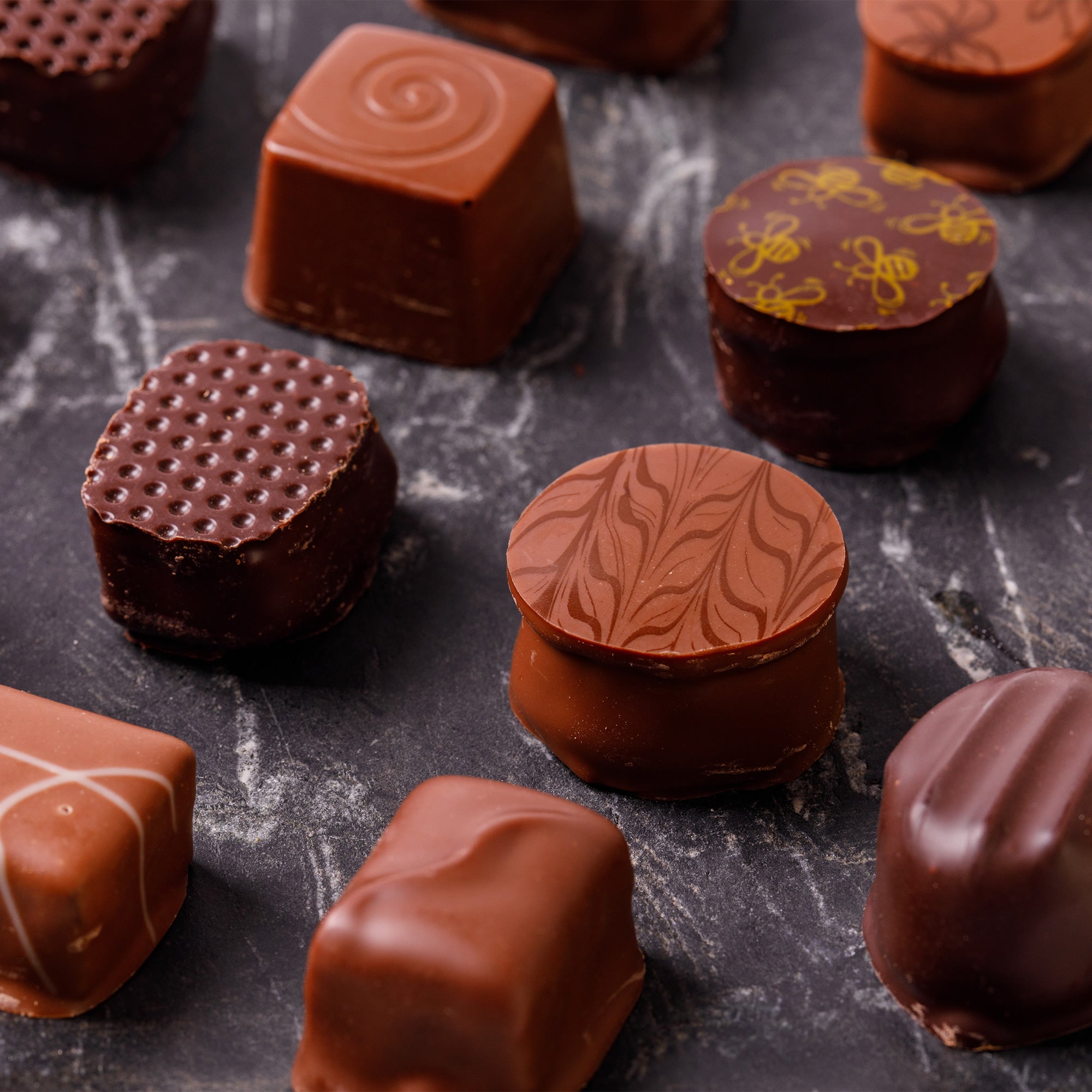 Ballotin 24 Milk & Dark Chocolates